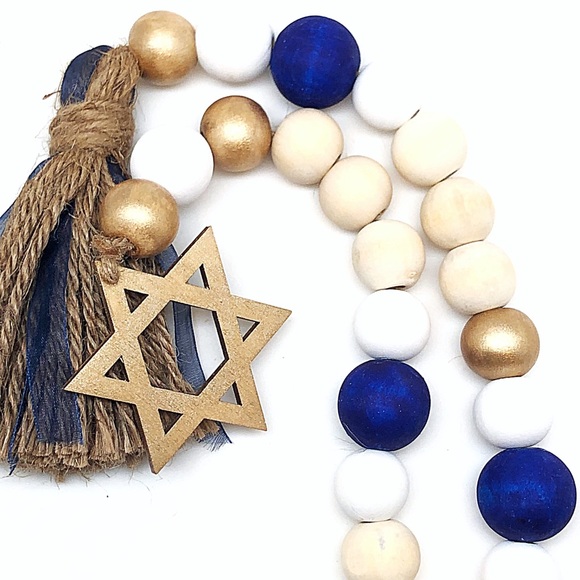 Star Of David Wood Bead Garland With Jute Tassel in Silver, Gold, and Pearlized - Picture 6 of 9